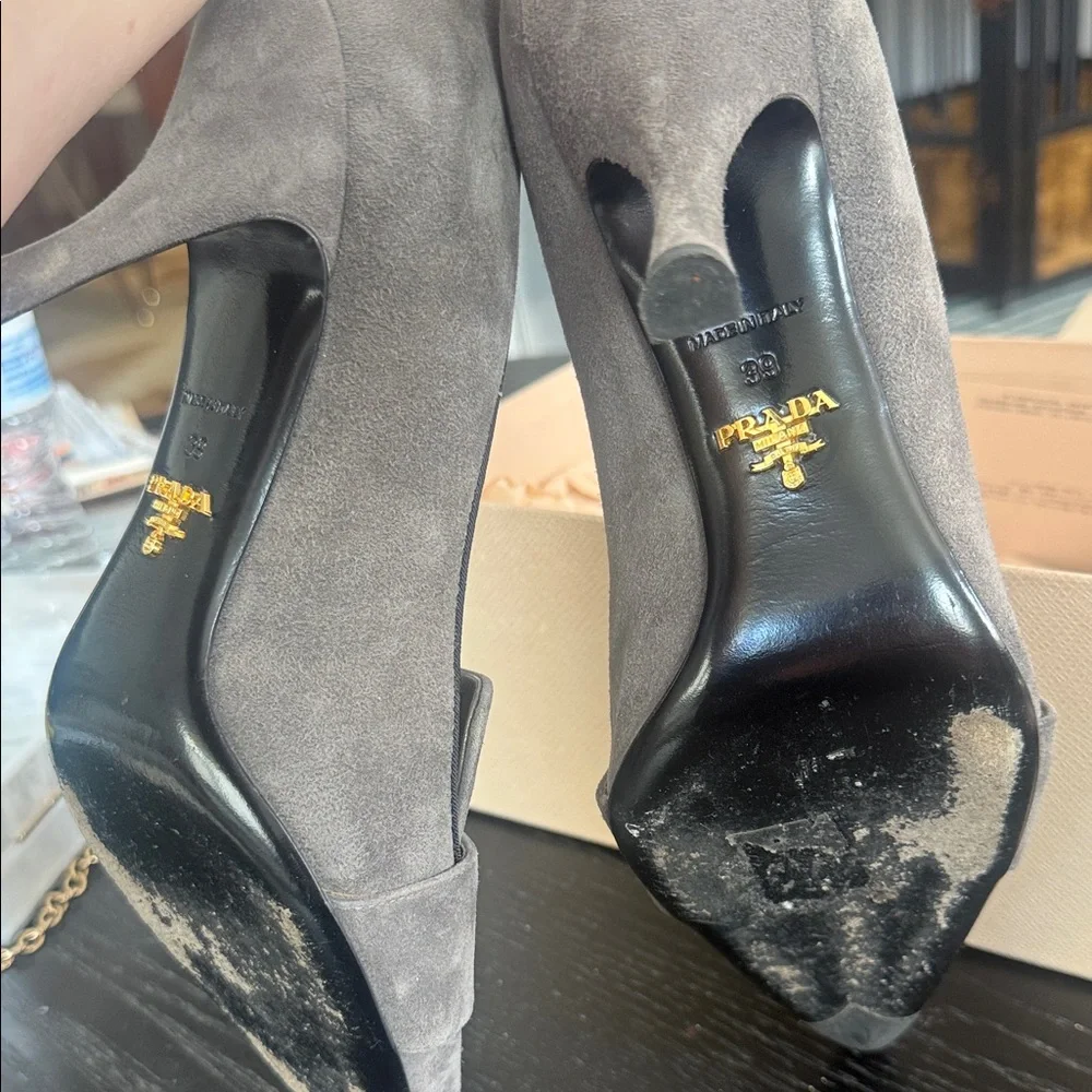 Prada Gray Suede Pointed-Toe Pumps - Calzature Donna - Picture 6 of 8